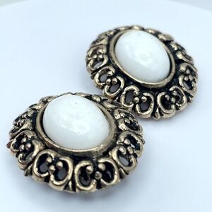 Vintage Gold-Tone Victorian Filigree Border Center‎ Bead Clip-On Button Earrings